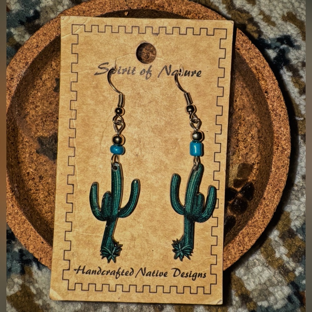 Cute, dangly, cactus earrings!! 🌵